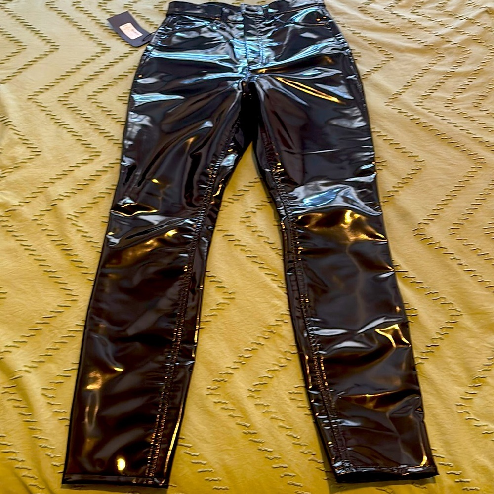 Rag&Bone Super HR Ankle Skinny Vinyl; Size:26
Color: Black